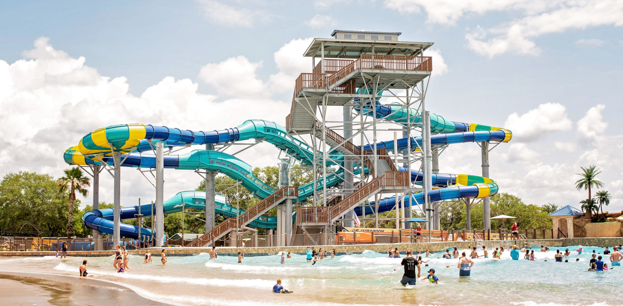 ProSlide ProSlide Debuts World’s First Dueling Water Coaster at Splashway